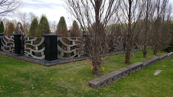 Adath Chesed Shel Emes Cemetery grounds