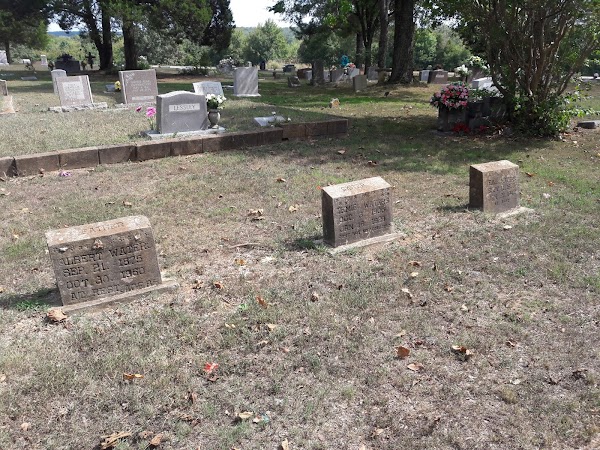 Akins Cemetery grounds