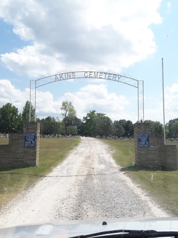 Akins Cemetery grounds