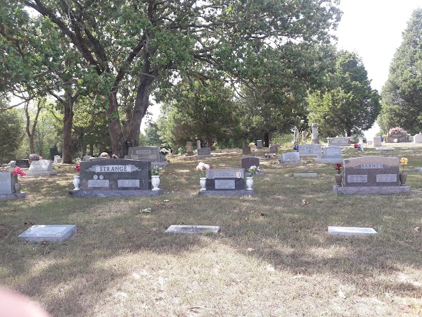 Akins Cemetery grounds