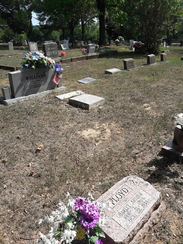 Akins Cemetery grounds