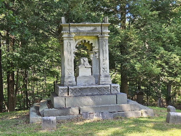Albany Rural Cemetery grounds