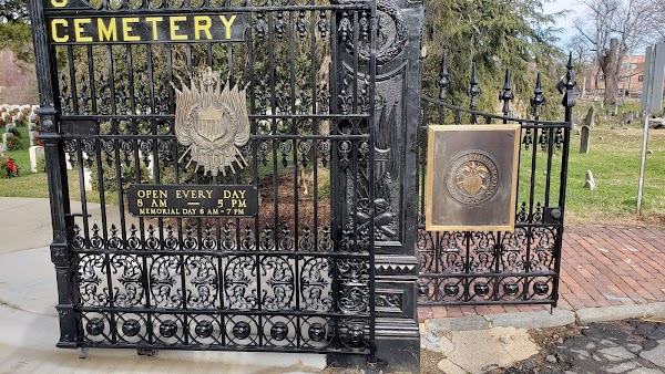Alexandria National Cemetery grounds