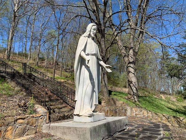 Alleghany Memorial Park grounds