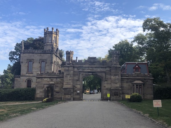 Allegheny Cemetery grounds