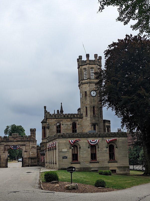 Allegheny Cemetery grounds