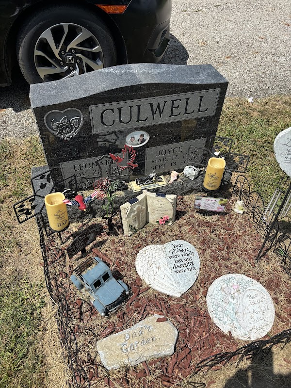 Alton Cemetery grounds