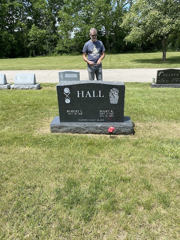 Alton Cemetery grounds