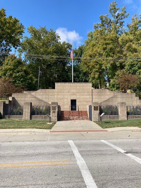 Alton National Cemetery grounds