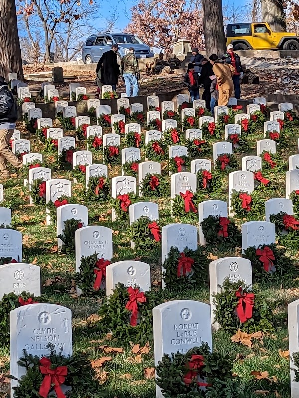 Alton National Cemetery grounds