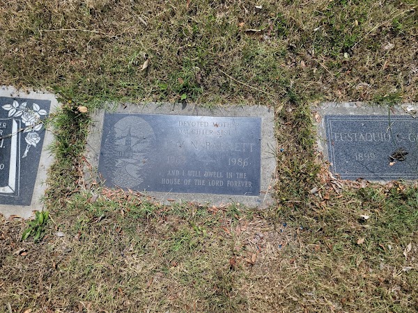 Angelus Rosedale Cemetery grounds