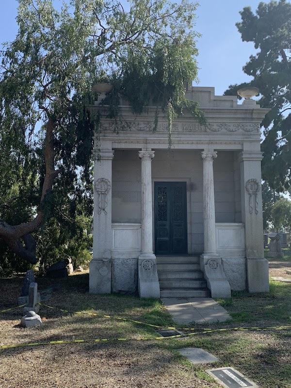 Angelus Rosedale Cemetery grounds