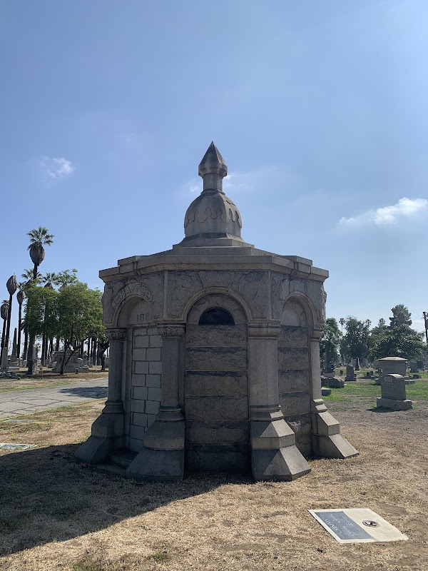 Angelus Rosedale Cemetery grounds