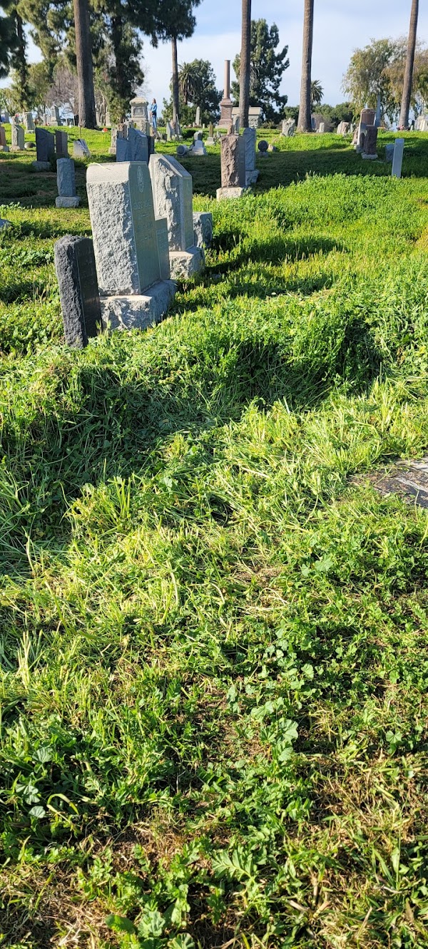 Angelus Rosedale Cemetery grounds