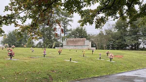 Anniston Memorial Gardens grounds