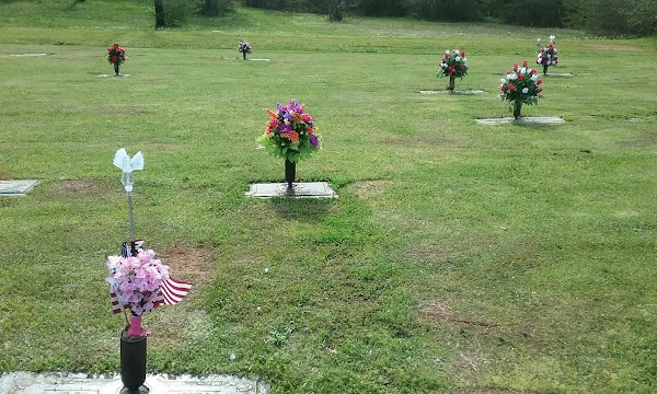 Anniston Memorial Gardens grounds