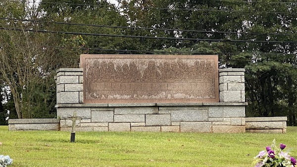 Anniston Memorial Gardens grounds