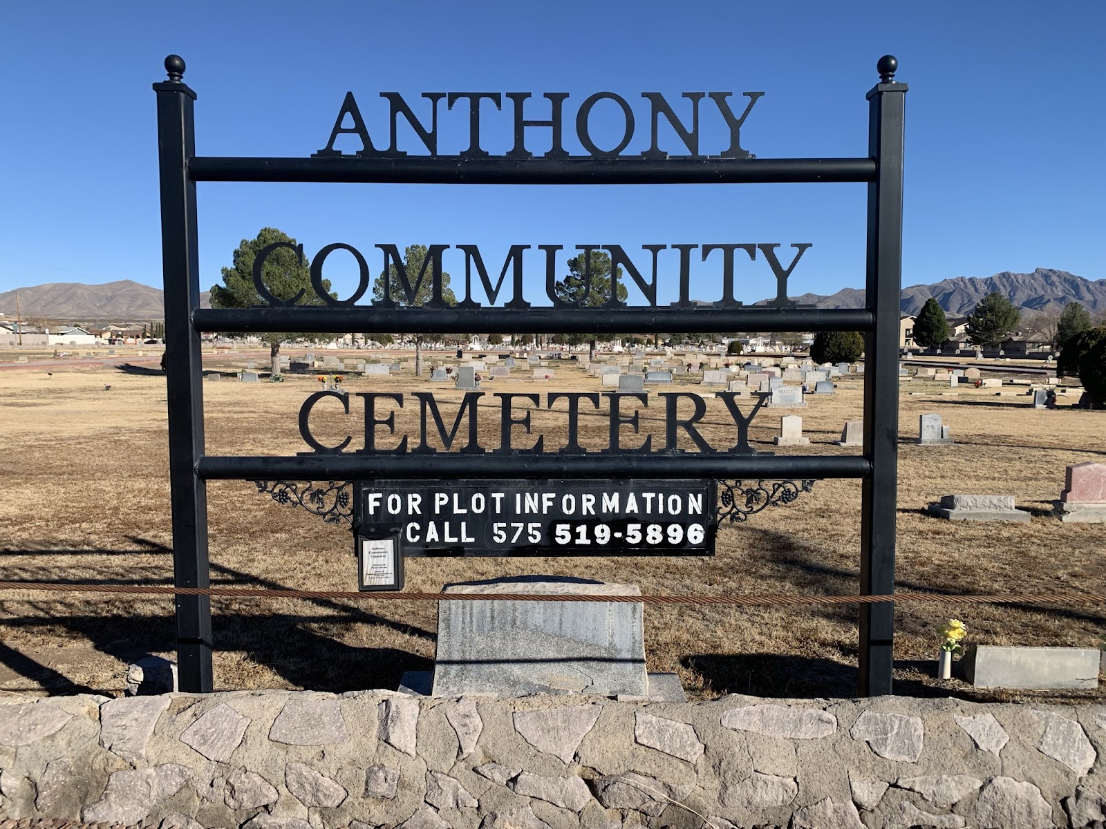 Anthony Community Cemetery cemetery grounds and headstones