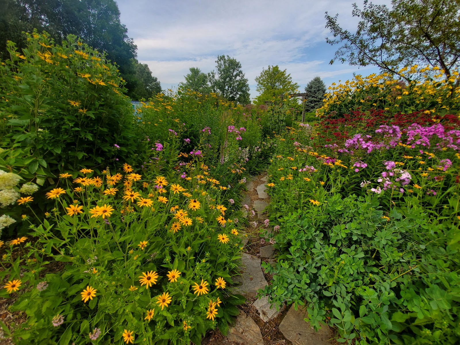 Appleton Memorial Park Gardens cemetery grounds and headstones