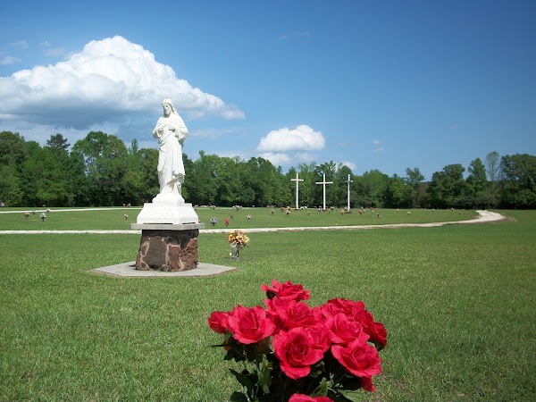 Archusa Memorial Gardens grounds