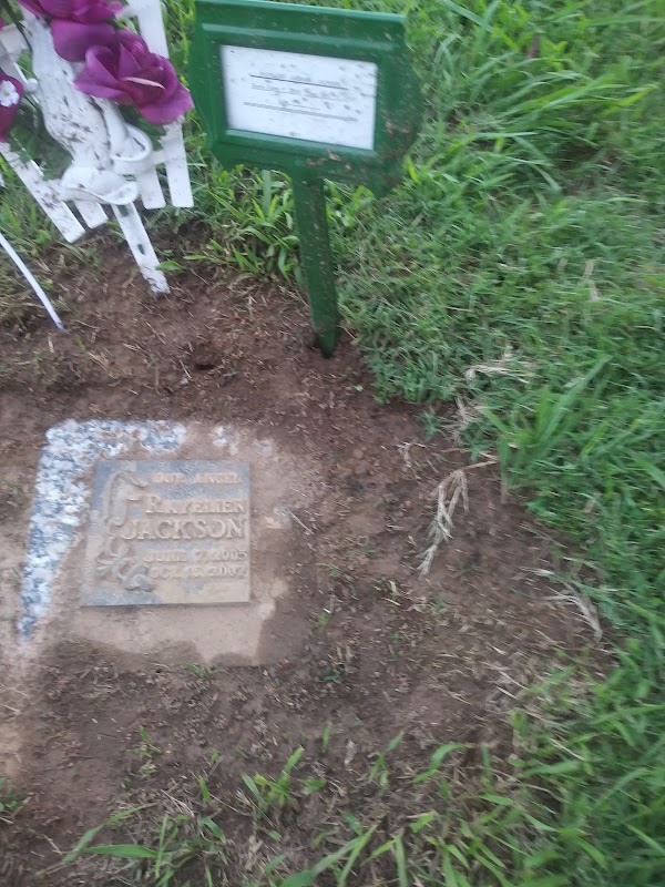 Arkansas Memorial Gardens grounds