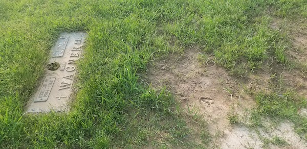 Arkansas Memorial Gardens grounds