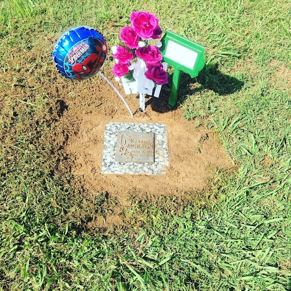 Arkansas Memorial Gardens grounds