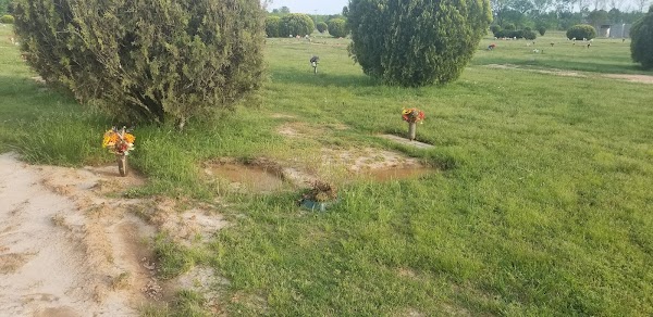 Arkansas Memorial Gardens grounds