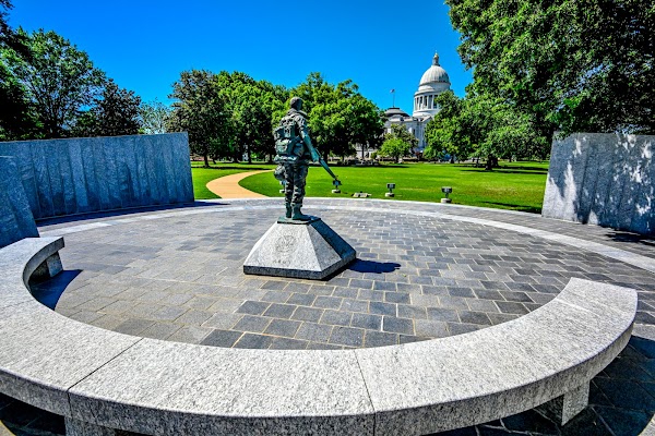 Arkansas Vietnam Veterans Memorial grounds