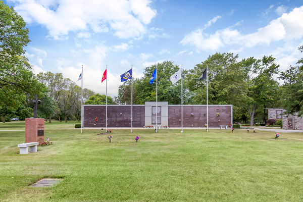 Arlington Park Cemetery grounds