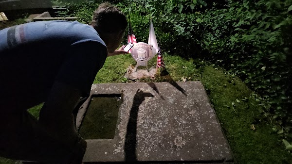 Arnold Cemetery grounds