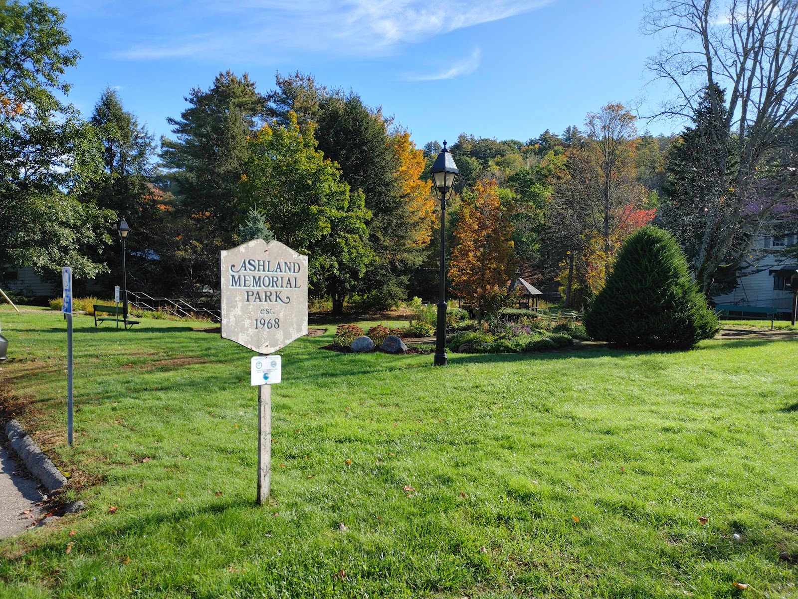 Ashland Memorial Park cemetery grounds and headstones
