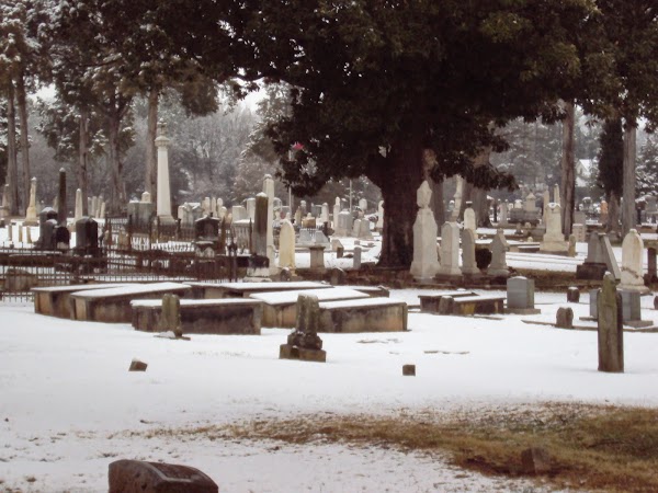 Athens City Cemetery grounds
