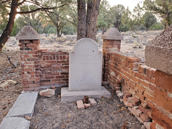 Aurora Cemetery grounds