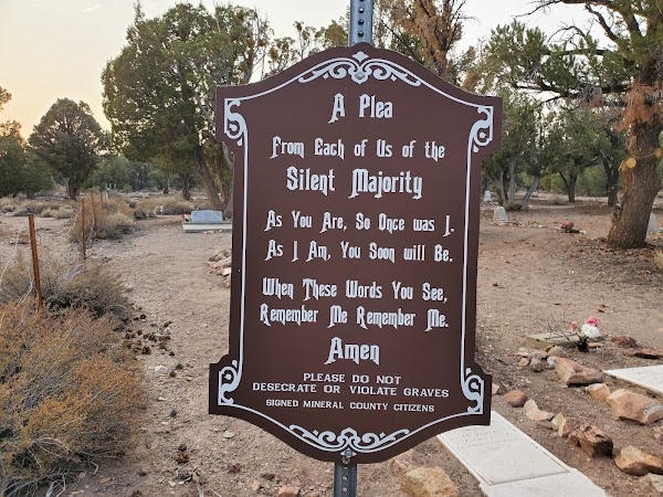 Aurora Cemetery grounds