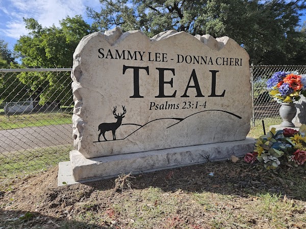 Aurora Cemetery grounds