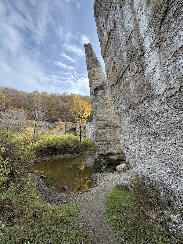 Austin Dam Memorial Park grounds