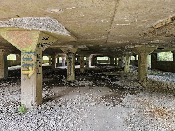 Austin Dam Memorial Park grounds