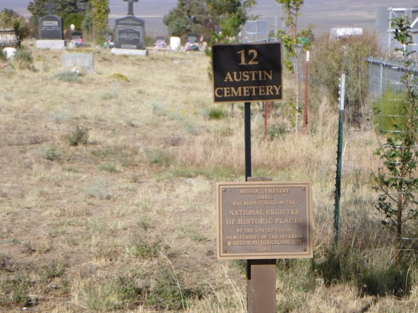 Austin Graveyard grounds