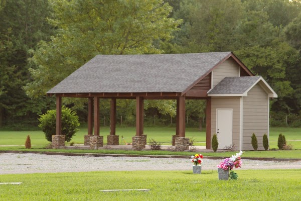 Autumn Woods Memorial Park grounds