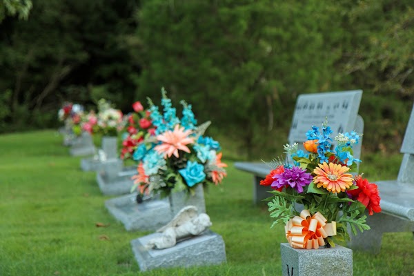 Autumn Woods Memorial Park grounds