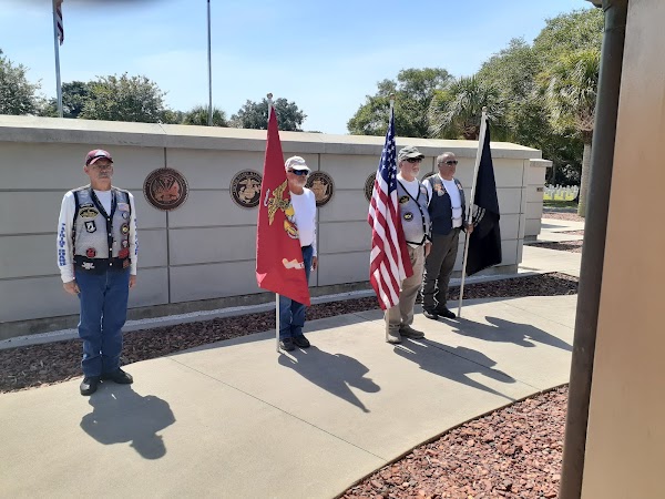 Barrancas National Cemetery grounds