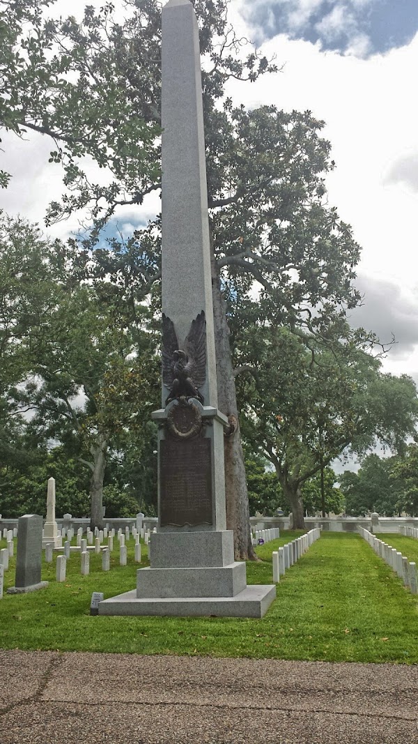 Baton Rouge National Cemetery grounds