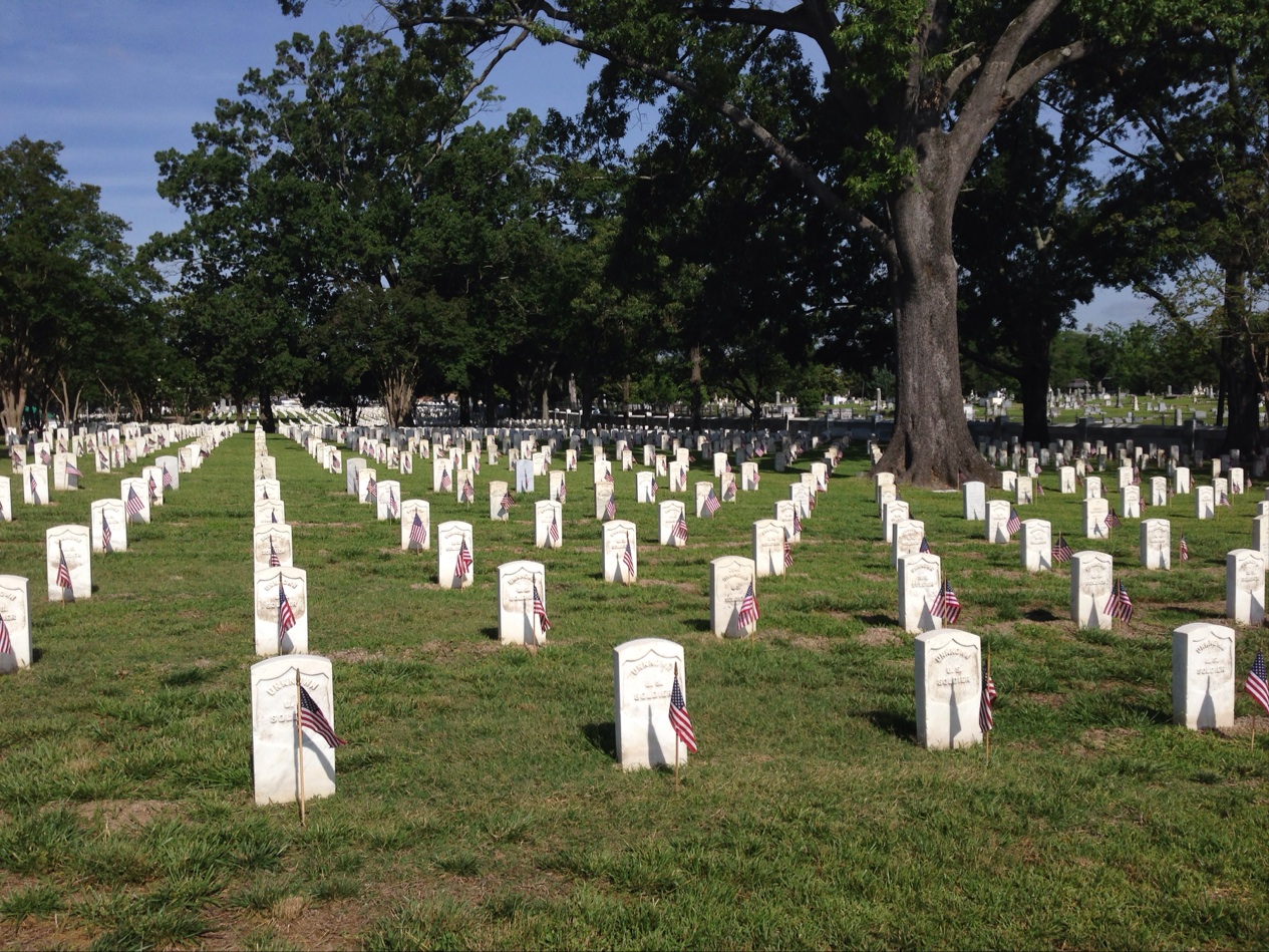 Baton Rouge National Cemetery cemetery grounds and headstones
