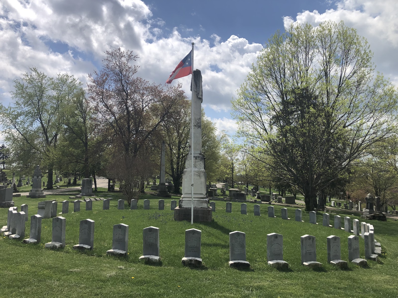 Battle Grove Cemetery cemetery grounds and headstones