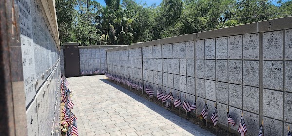 Bay Pines National Cemetery grounds