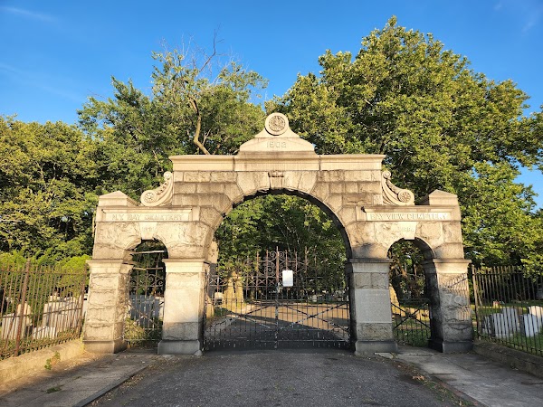 Bay View - New York Bay Cemetery grounds