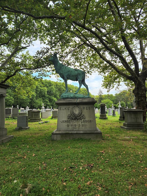 Bay View - New York Bay Cemetery grounds