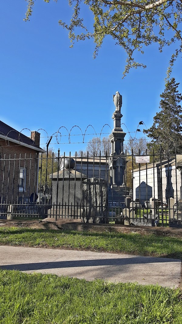 Bayside Cemetery grounds