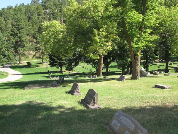 Bear Butte Cemetery grounds